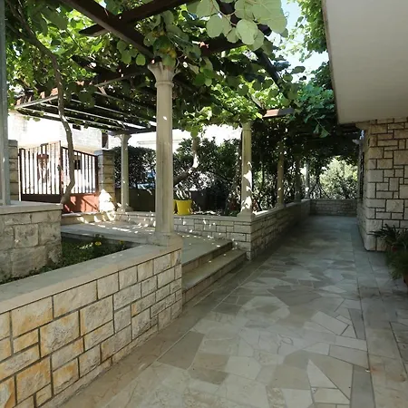 Apartman With Parking Space Supetar, Brac - 16807 Supetar